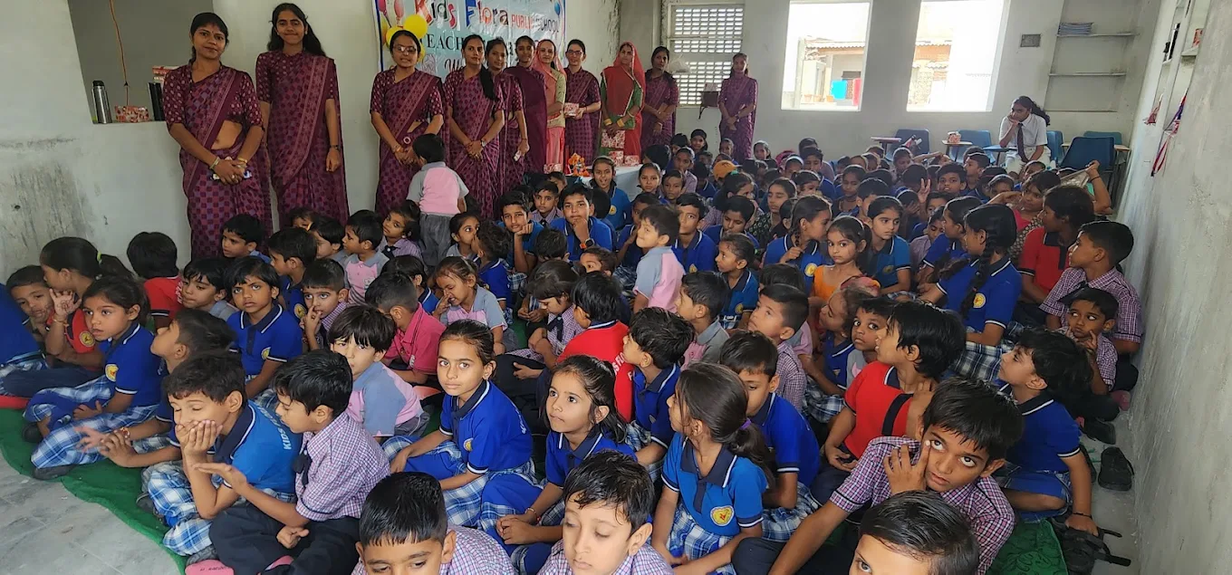 Kids Flora Public School Campus
